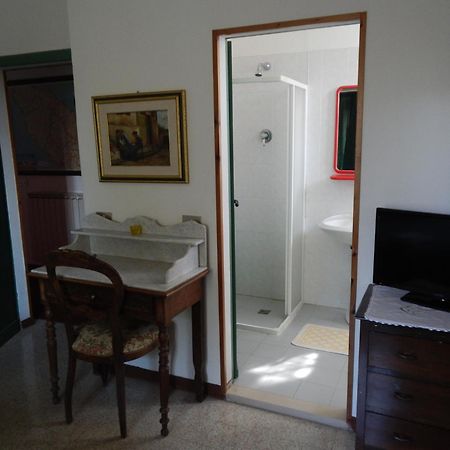 Residence Il Colle Collestrada Стая снимка